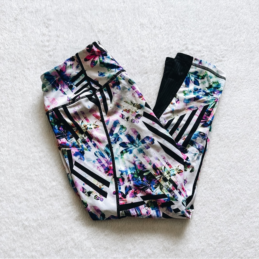 Reebok Women's Athletic Floral & Geometric Leggings Calf Length Small